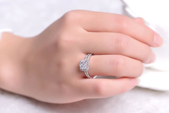 What To Look While Buying A Real Diamond Engagement Ring