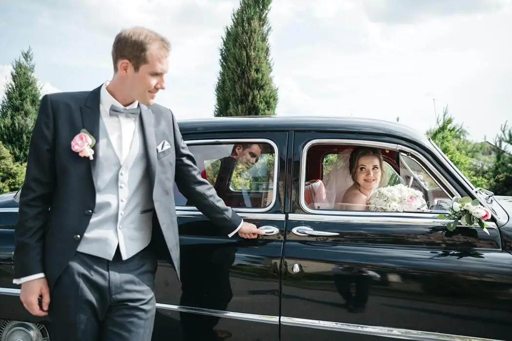Reserving a Wedding Limousine in Toronto